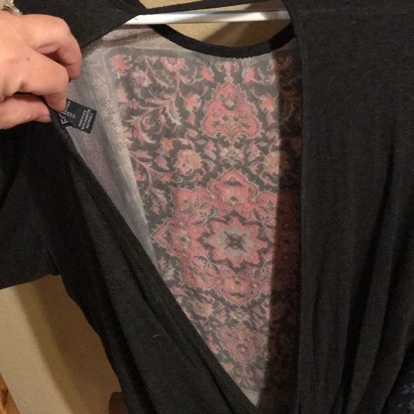 Forever 21 Hot! Open-back Top - Picture 4 of 5